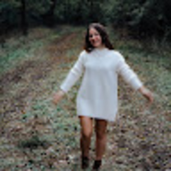 Meet your Posher, Elaina - Picture 1 of 1